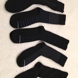 Socks, mens size 8-10, 5 pairs